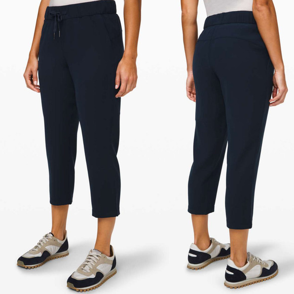 Lululemon On the Fly Crop 23" True Navy Pants Size 2 Straight leg Easy Lycra - Picture 2 of 16